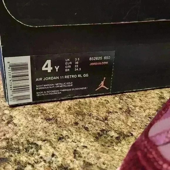 Jordan 11 Retro GG Heiress Velvet 2016 Grade School Size 4Y 852265-65 - Picture 3 of 11